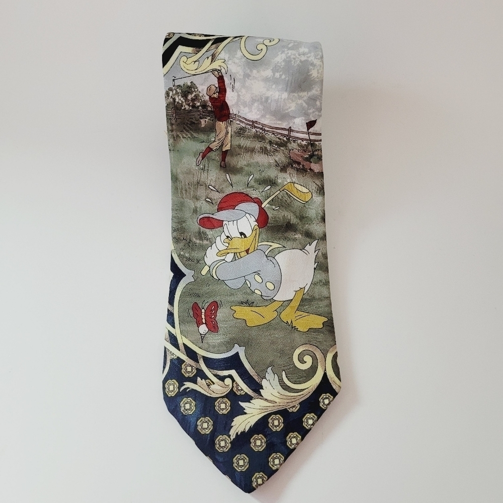 Disney Mickey Unlimited Vintage‎ Donald Duck Golfing Novelty Tie